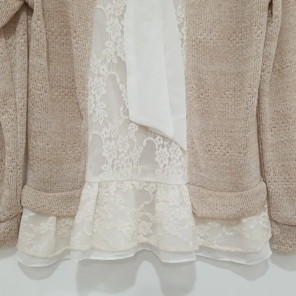 Clu + Willoughby Oatmeal Lace Layered Boho Cottagecore Blouse Size S - Picture 9 of 9